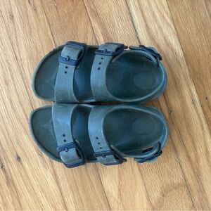 Kids Birkenstock Milano Sandals - size 24